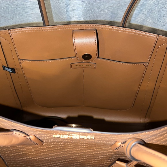 Michael Kors Kali Leather Large Tote Purse Satchel with Laptop / iPad Case - Picture 6 of 10